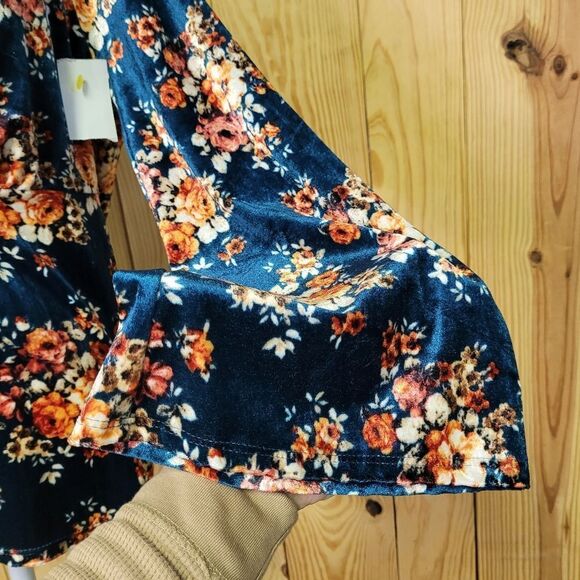 Pro Blue velour blouse - Picture 7 of 10